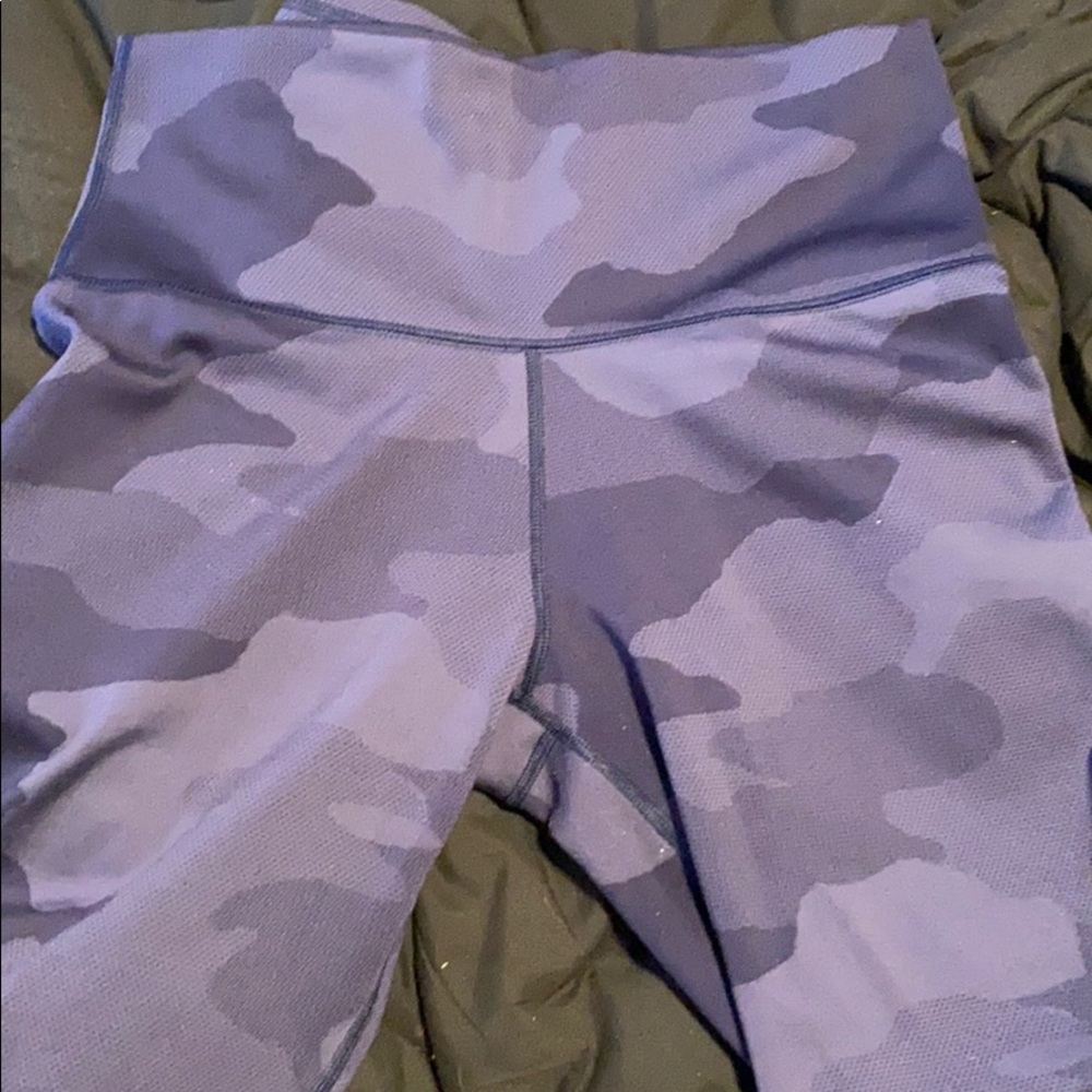 Aerie chill play move navy blue camo leggings
